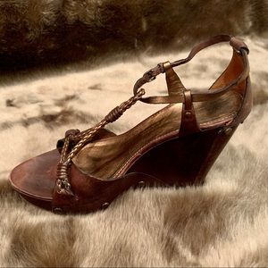 Dark brown wedges